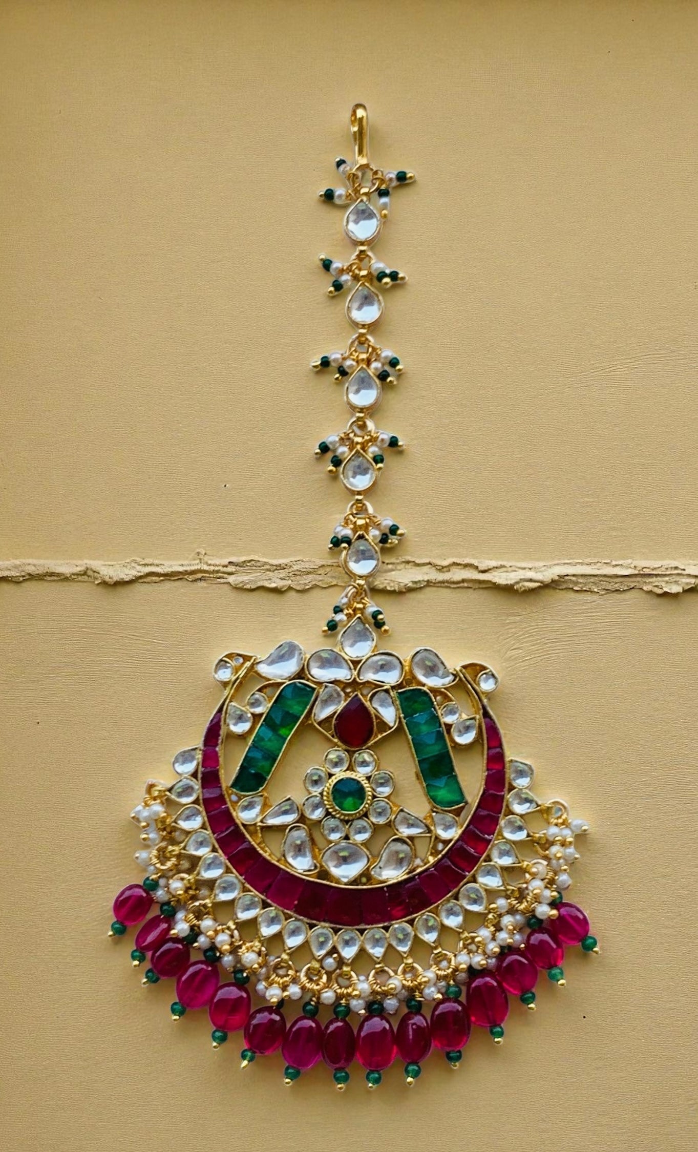 Pachi Kundan Mangtikka